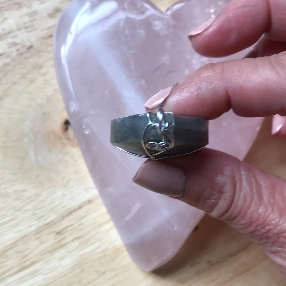 “Sunset”Labradorite leaf pendant - Picture 8 of 8